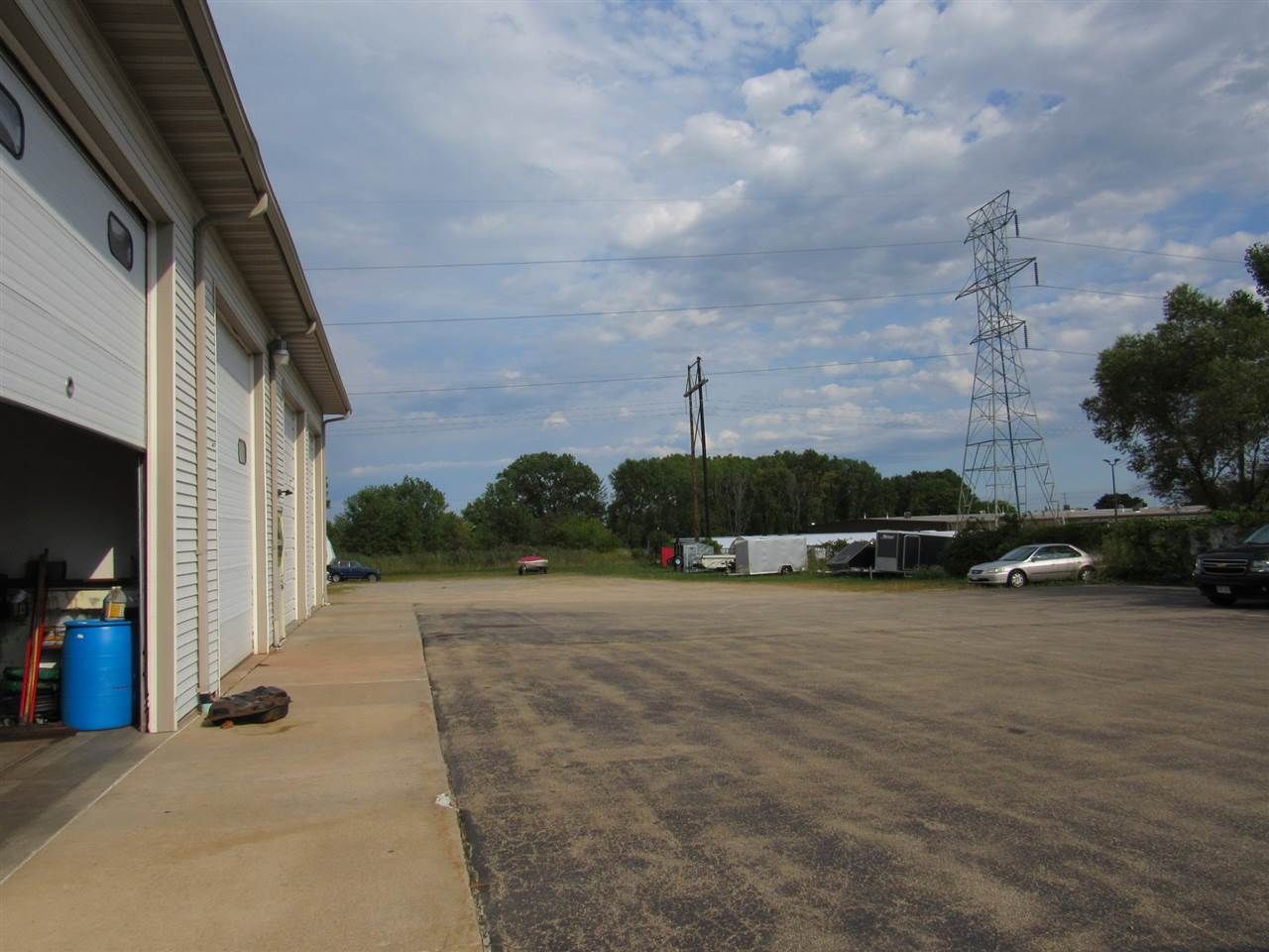 1694 N Silverspring Dr, Appleton, WI 54913